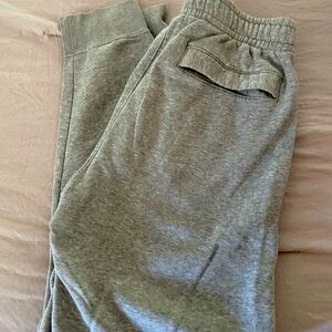 Men’s small Nike pants, tapered ankle